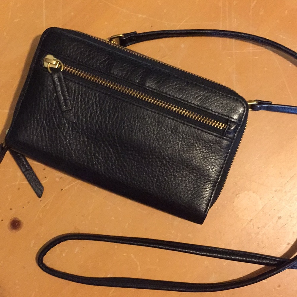 Fossil crossbody wallet